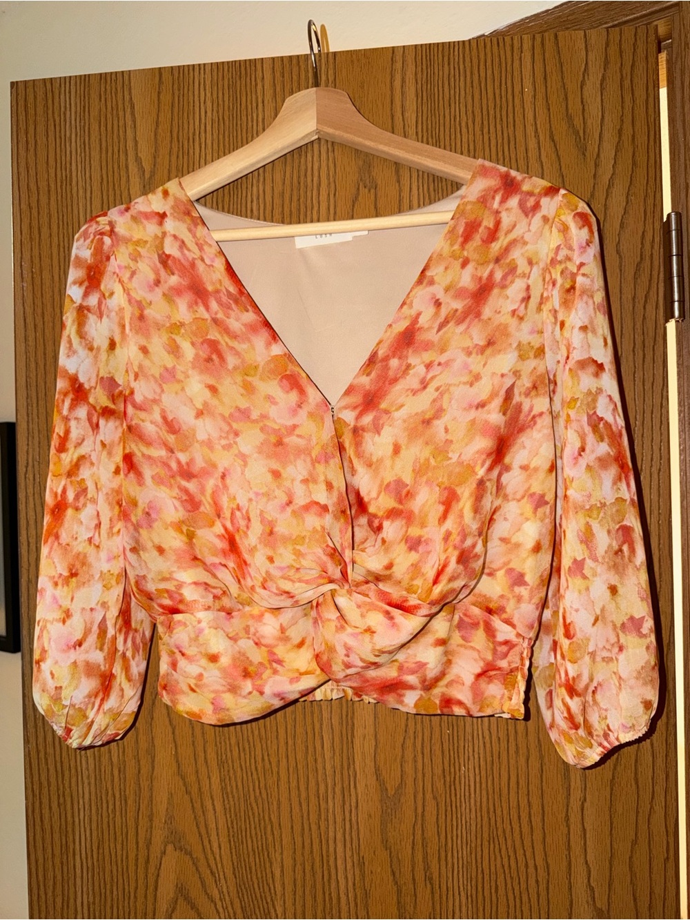 Lush Size Medium Floral Twist-Front V-Neck Blouse